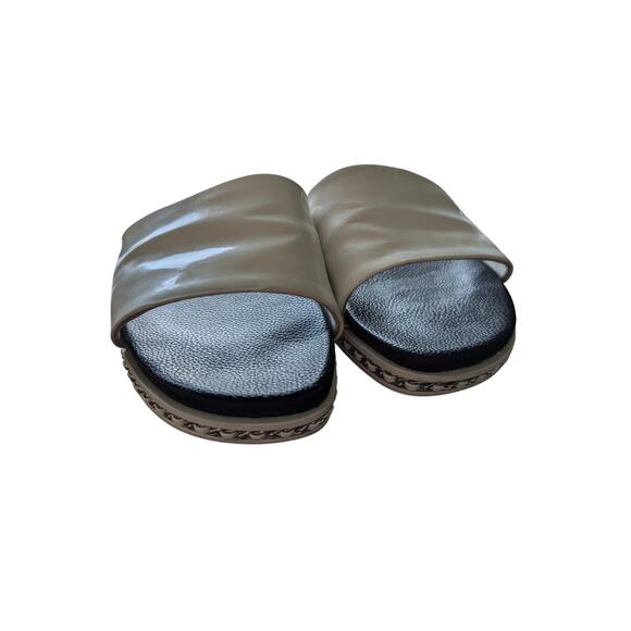 Karl Lagerfeld Paris Billi Chain Detail Slip-On Flat Sandals size 7 - Picture 3 of 6